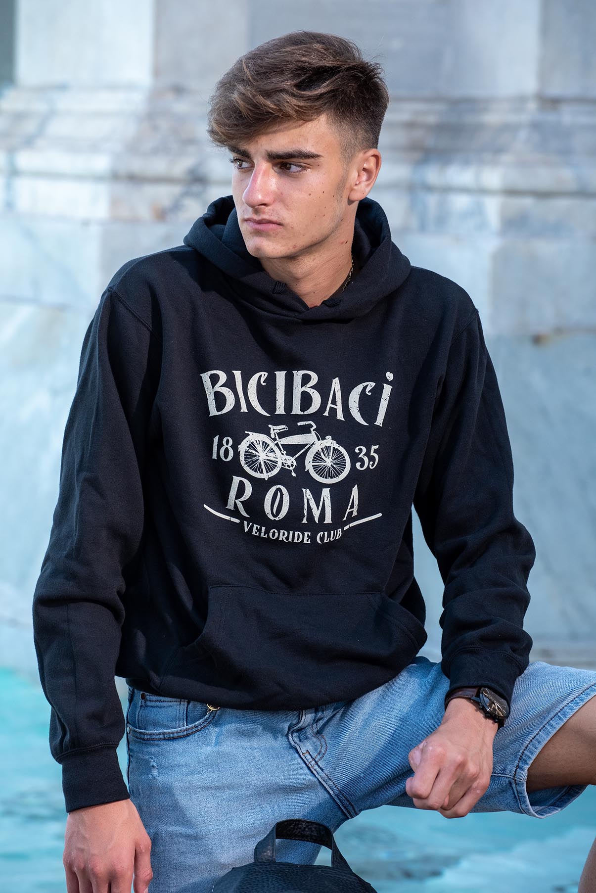 Felpa Black con Cappuccio - immagine 2